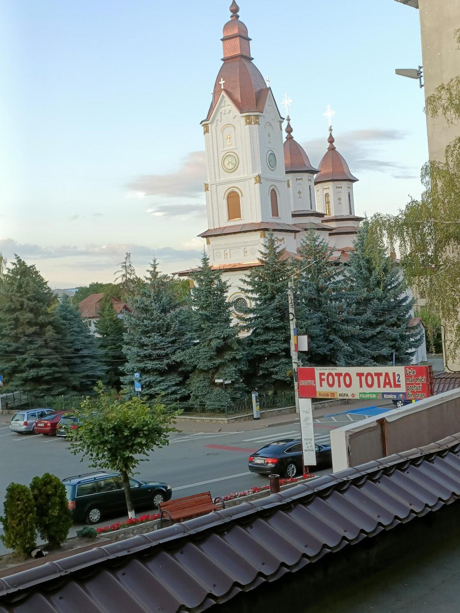 Apartament Manu Tg Neamt Targu Neamt Extérieur photo